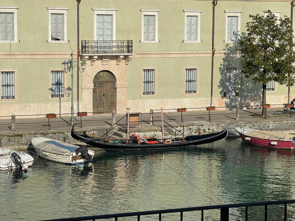 Time To Relax - La Terrazza Sul Lago Peschiera del Garda Exterior photo