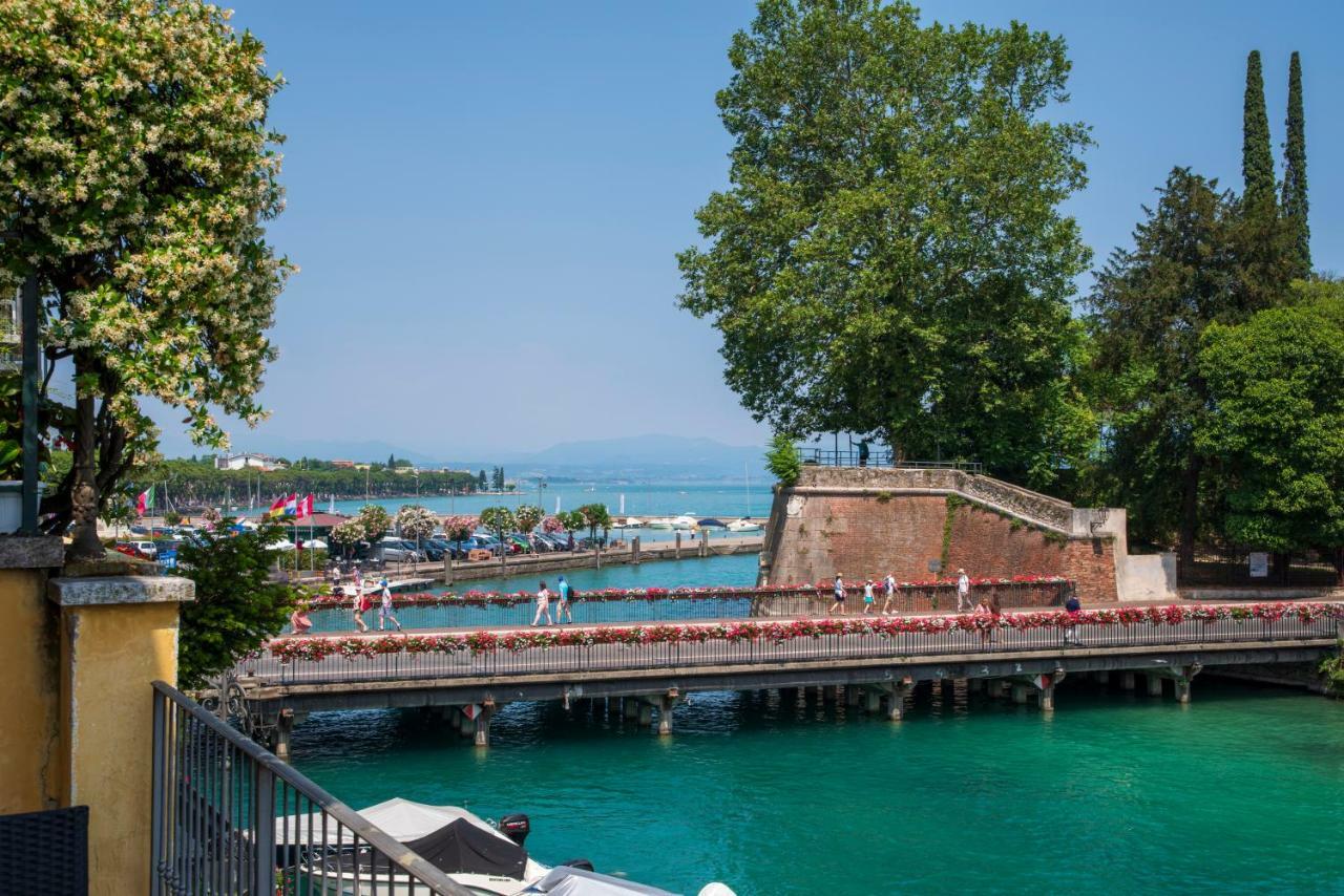 Time To Relax - La Terrazza Sul Lago Peschiera del Garda Exterior photo
